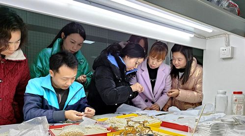 桃源青林回维乡红石榴劳务服务志愿服务队 开展实用技能培训 为宝妈灵活就业赋能