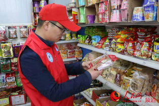 郑州 志愿者走进农民工生活区 科普食品健康